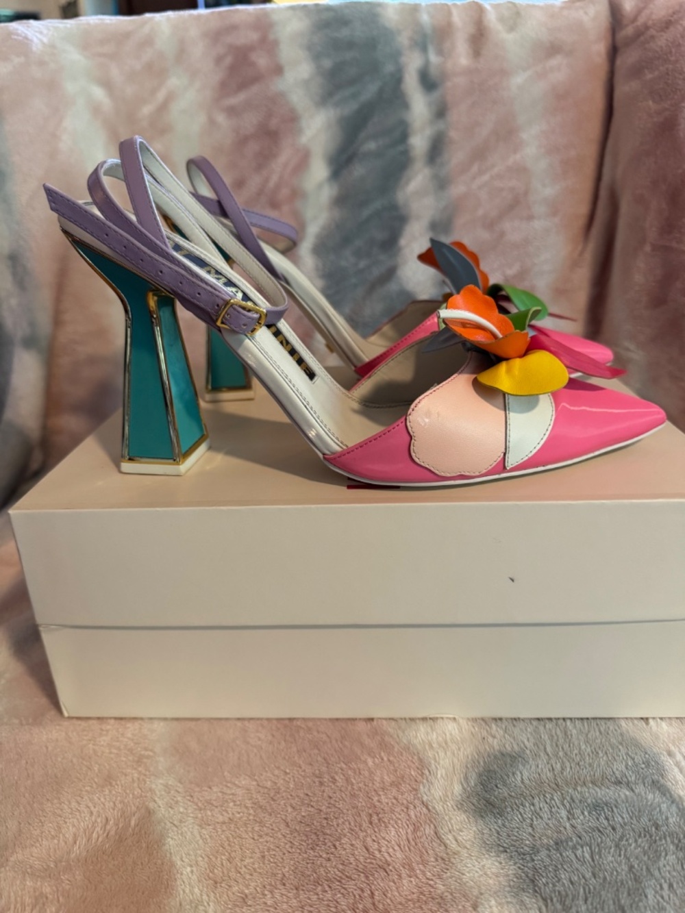 Kat Maconie Rafi - EU42/US11 - Picture 6 of 9